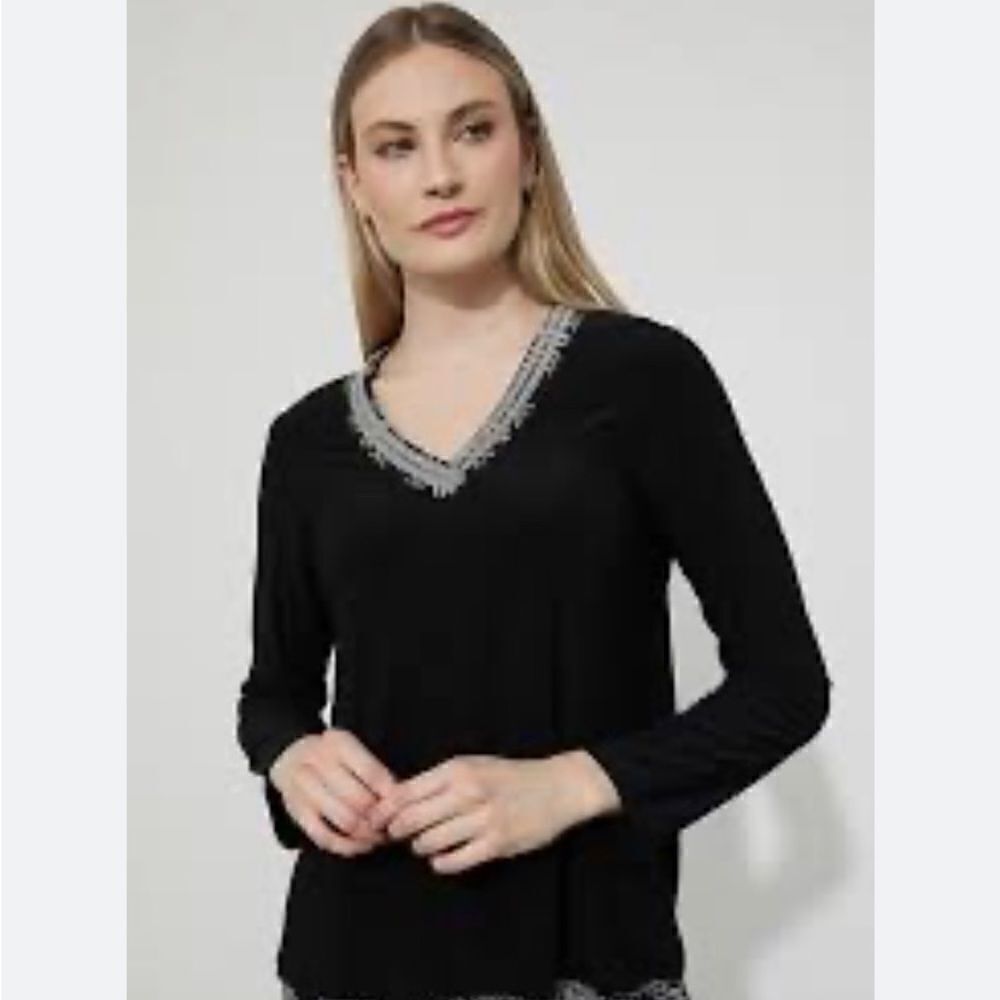 Joseph Ribhoff women’s V-neck black and white trim collar tunic top size large.